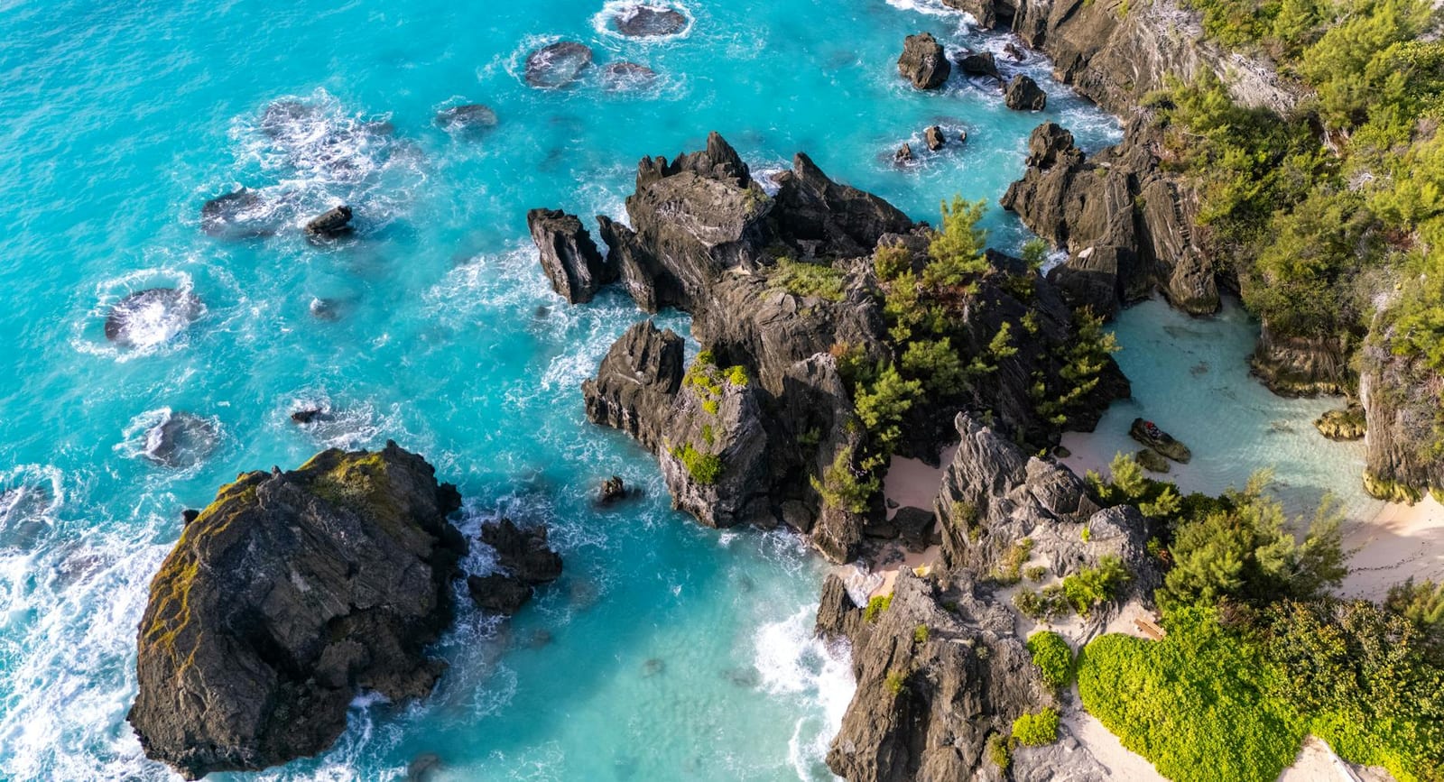 Cannabis in Bermuda: Laws & Tourist Guide
