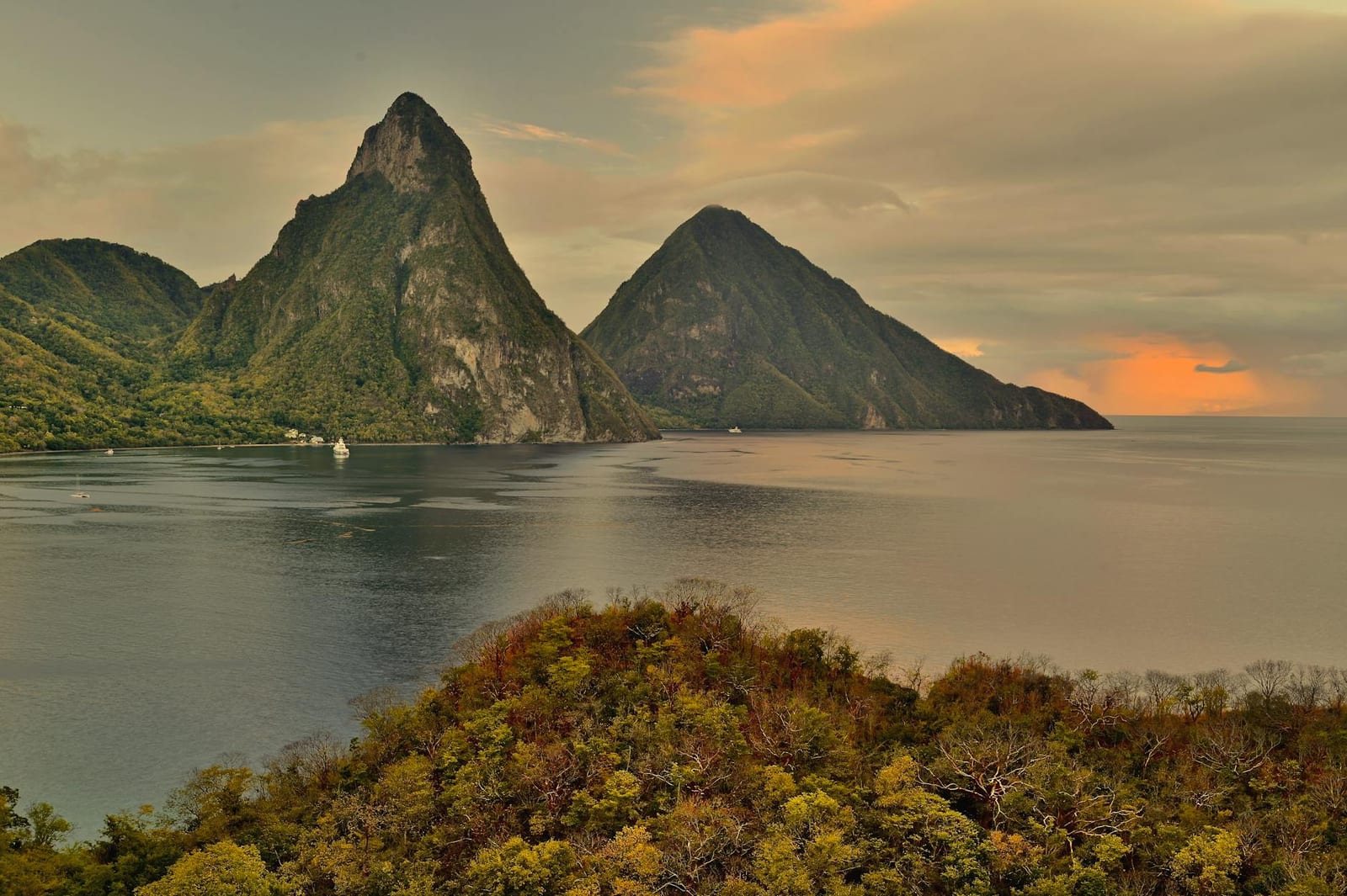 Cannabis in Saint Lucia: Laws & Tourist Guide