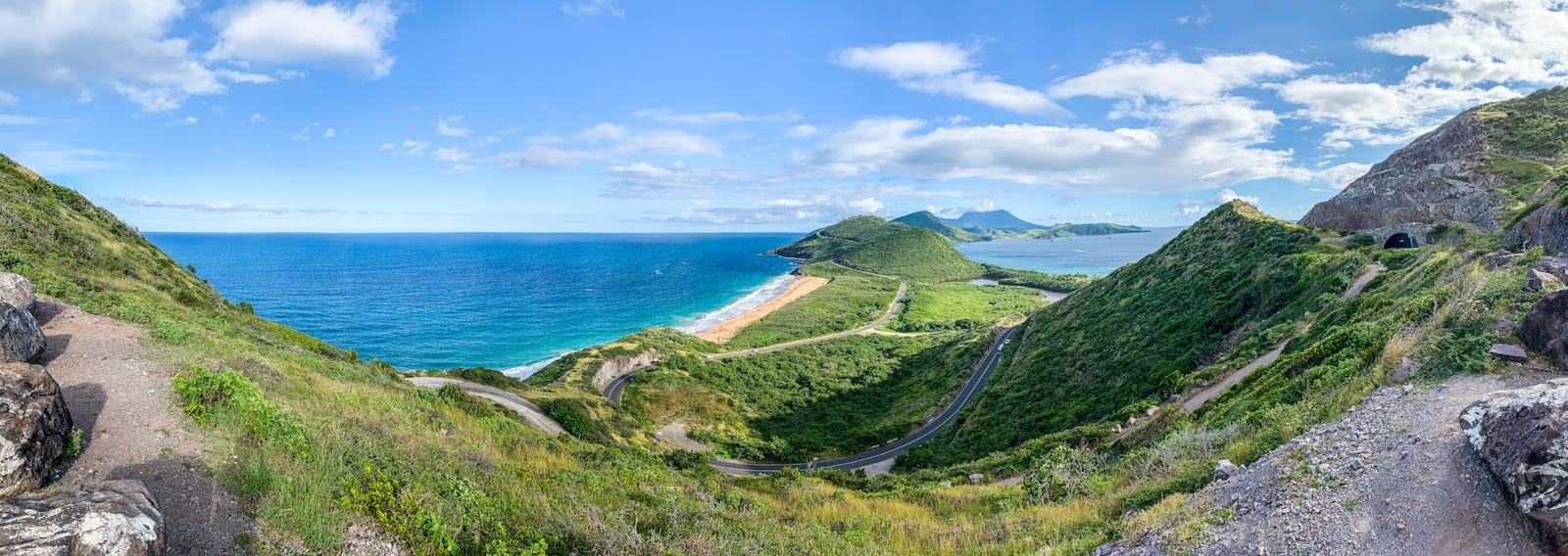 Cannabis in St. Kitts & Nevis: Laws & Tourist Guide